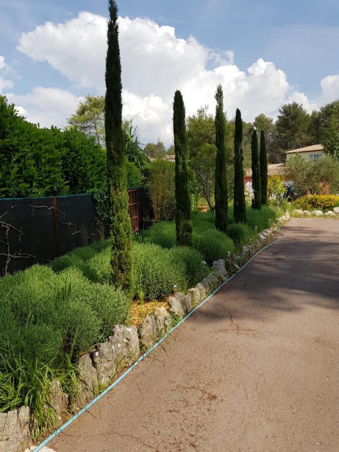 Bed and Breakfast Mas D'Azur Рокфор-ле-Пен Экстерьер фото