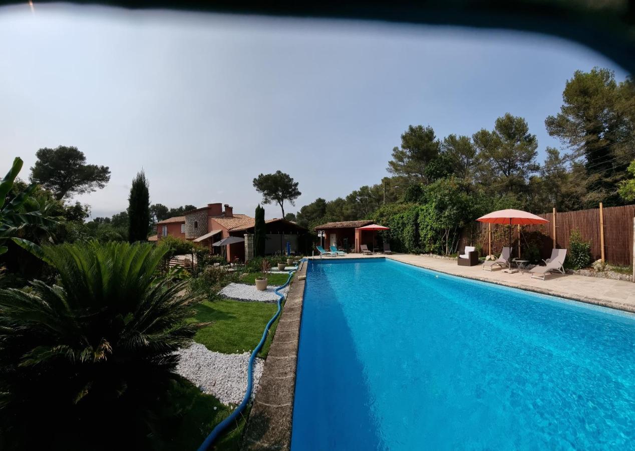 Bed and Breakfast Mas D'Azur Рокфор-ле-Пен Экстерьер фото