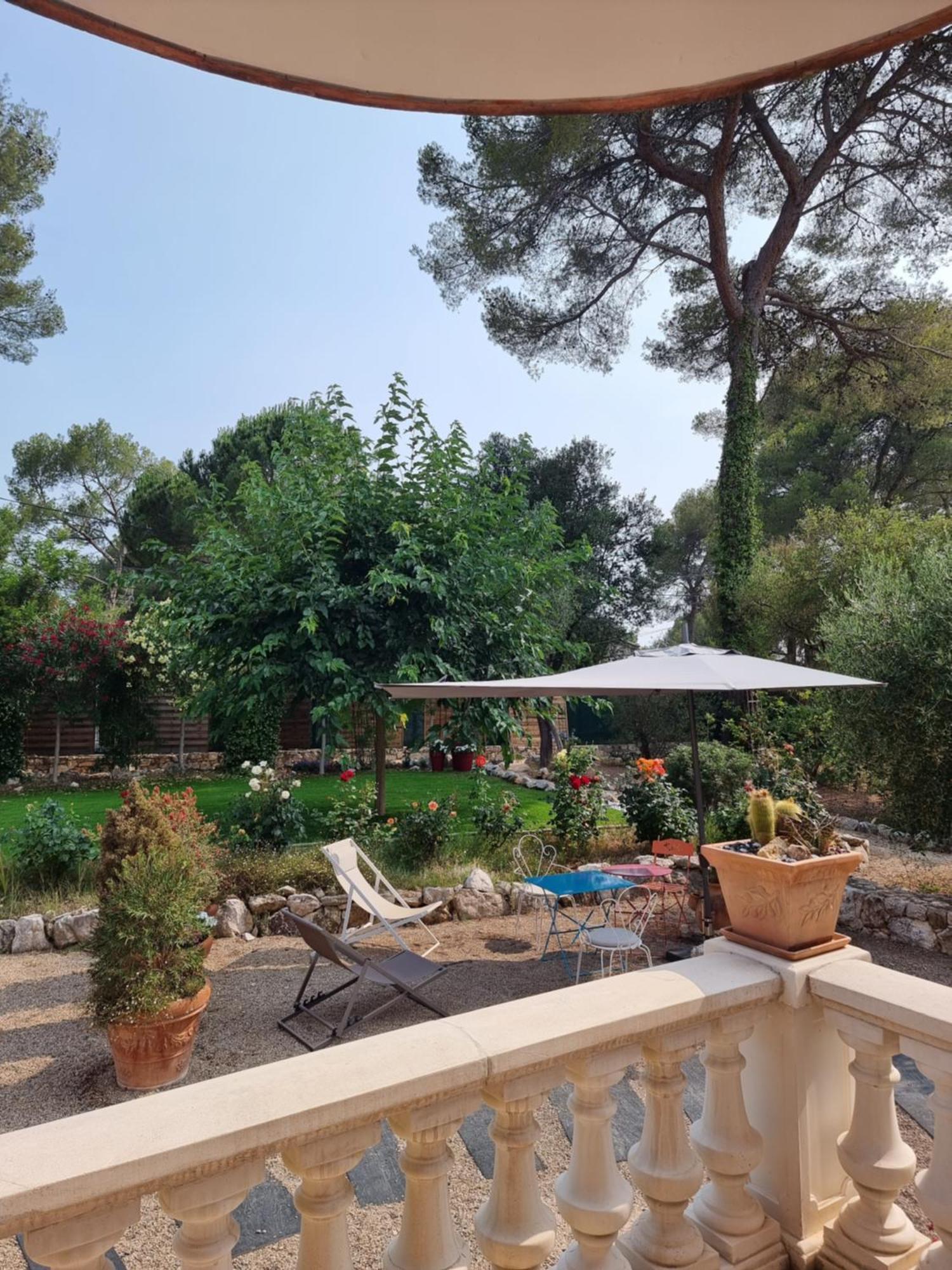 Bed and Breakfast Mas D'Azur Рокфор-ле-Пен Экстерьер фото